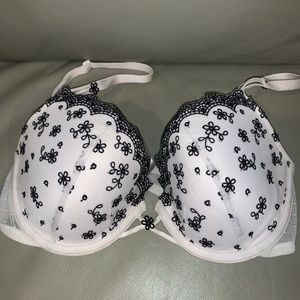 Victoria secret bra 34C